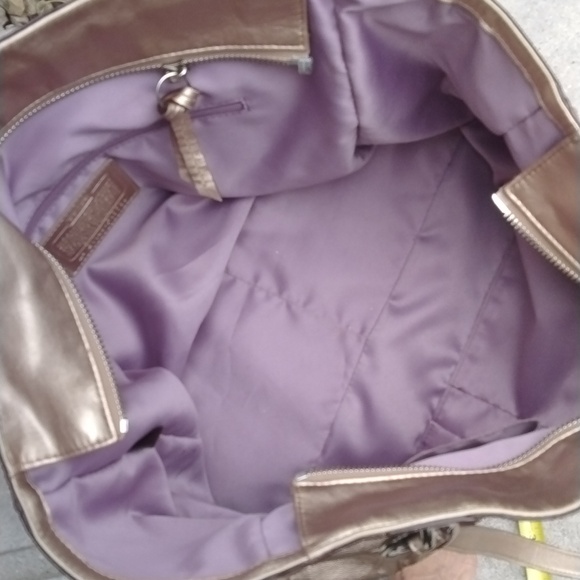 GUC Coach Metallic Bronze Gold Leather Signature Embossed Gallery Tote, F17730 - Picture 6 of 13